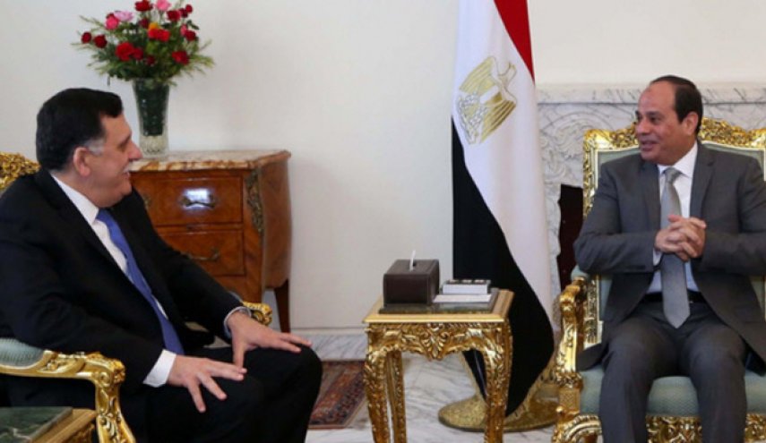 السيسي والسراج يبحثان جهود تسوية الأزمة الليبية سياسياً