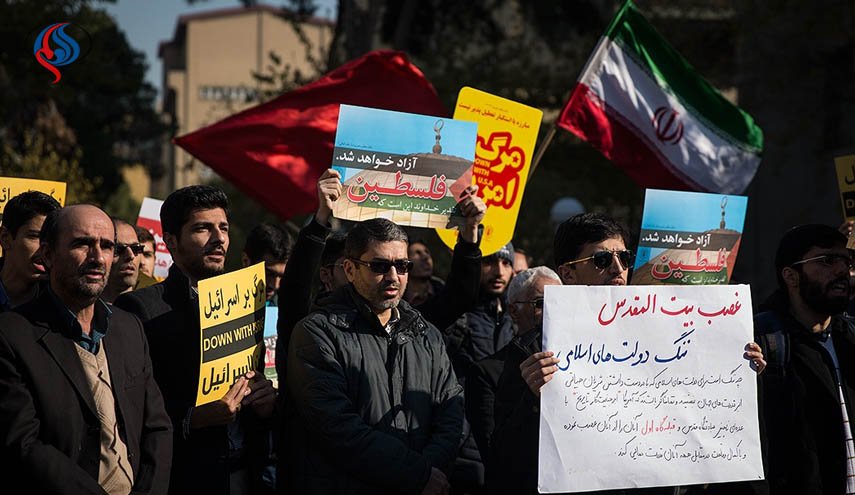 طلاب جامعات طهران يتظاهرون تنديدا بقرار ترامب حول القدس