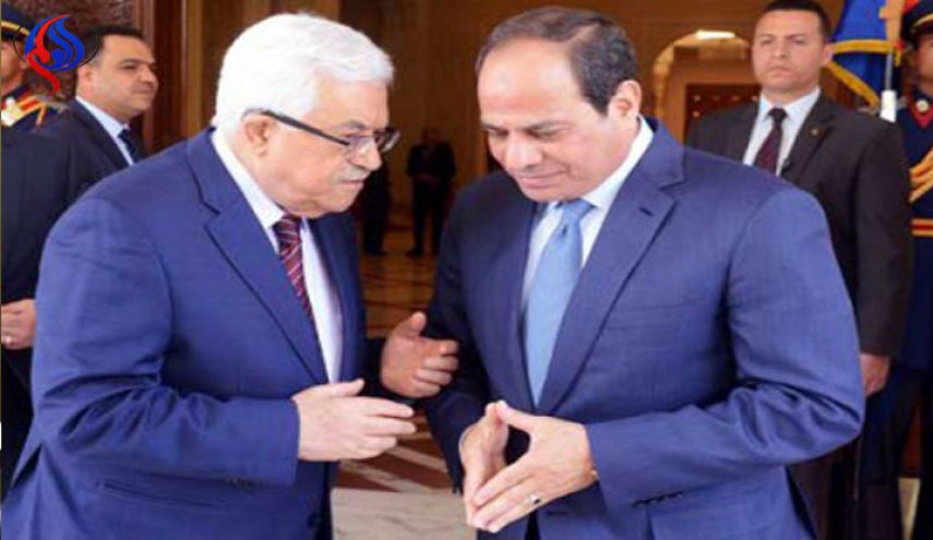 عباس يصل القاهرة لعقد قمة مع السيسي الإثنين