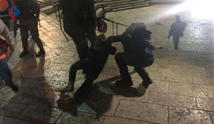 26 إصابة و6 معتقلين في قمع الاحتلال اعتصام باب العامود بالقدس