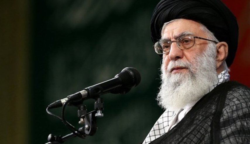 الامام الخامنئي ينعى الفقيد آية الله حائري شيرازي
