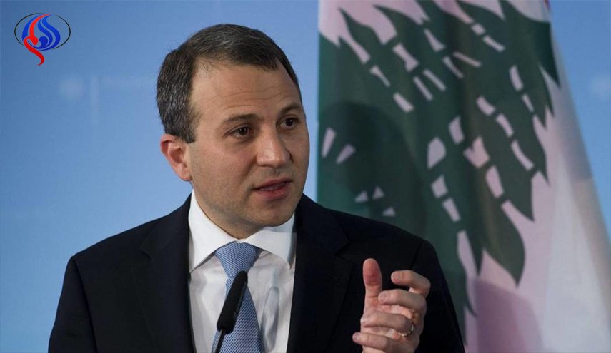 المشنوق يطالب بإقالة باسيل.. 