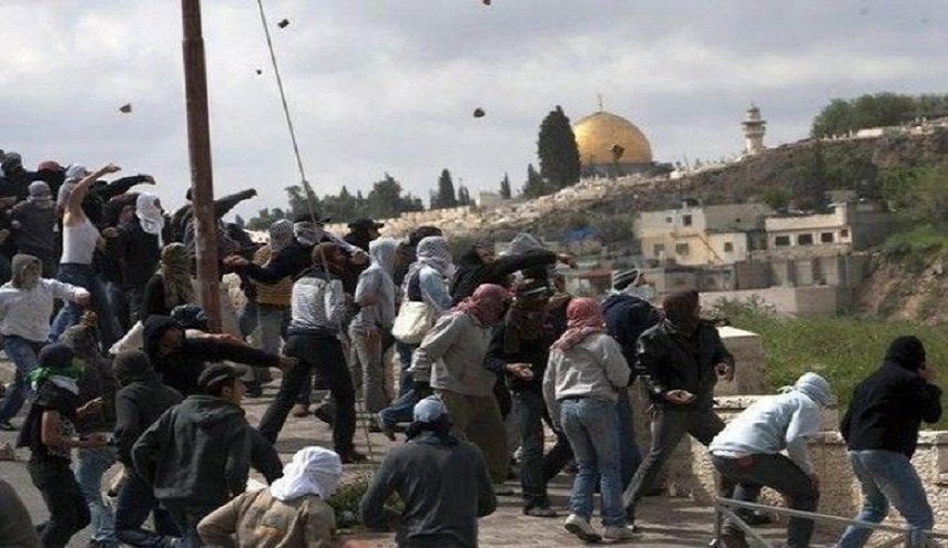 اصابة عشرات الفلسطينيين في مواجهات ابو ديس بالقدس