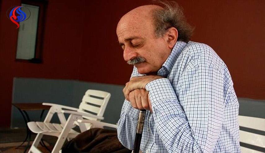 هكذا عايد وليد جنبلاط اللبنانيين برأس السنة!