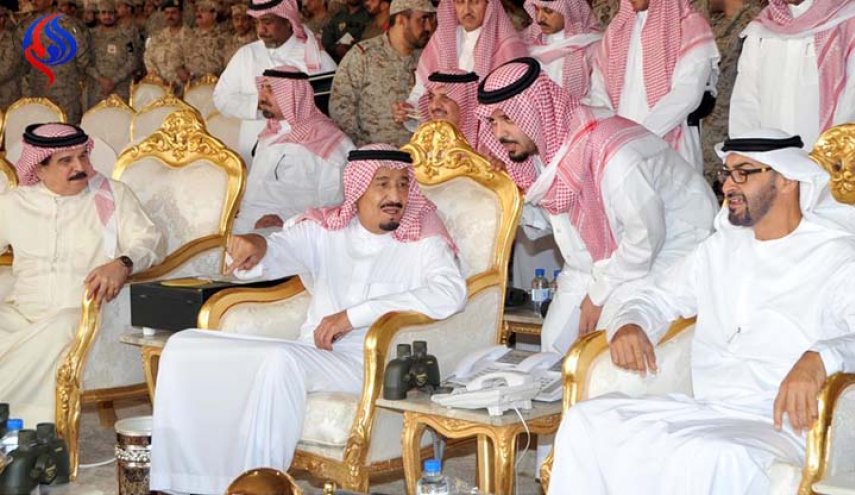 2017.. عام هرولة ثلاث دول عربية نحو التطبيع العلني مع الاحتلال

