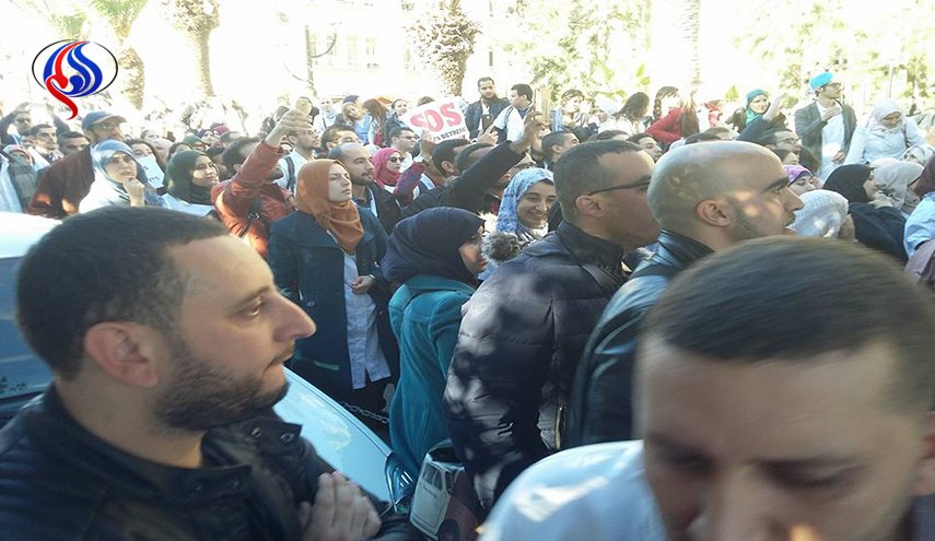 إشتباكات بين الأطباء والأمن في الجزائر