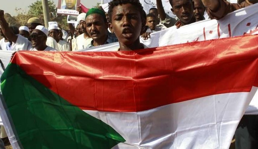 السودان.. مقتل طالب واعتقال زعيم معارض في 