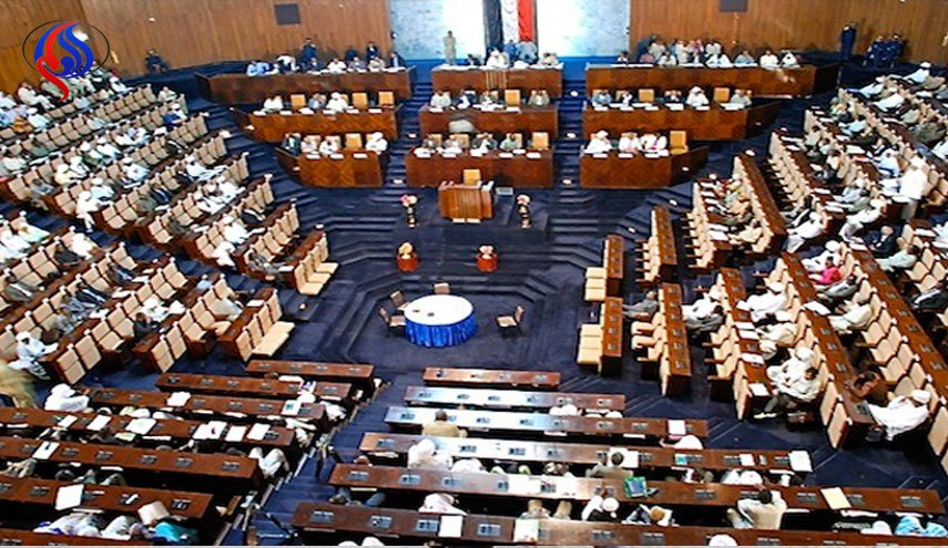 البرلمان السوداني يبحث قرار البشير تمديد حالة الطوارئ