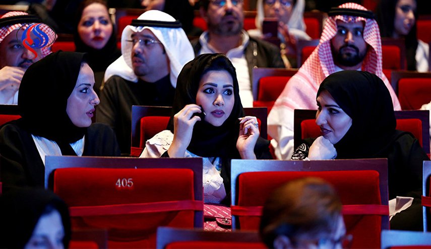 الاميرة ريما تغرد حول دخول نساء السعودية الملاعب؟
