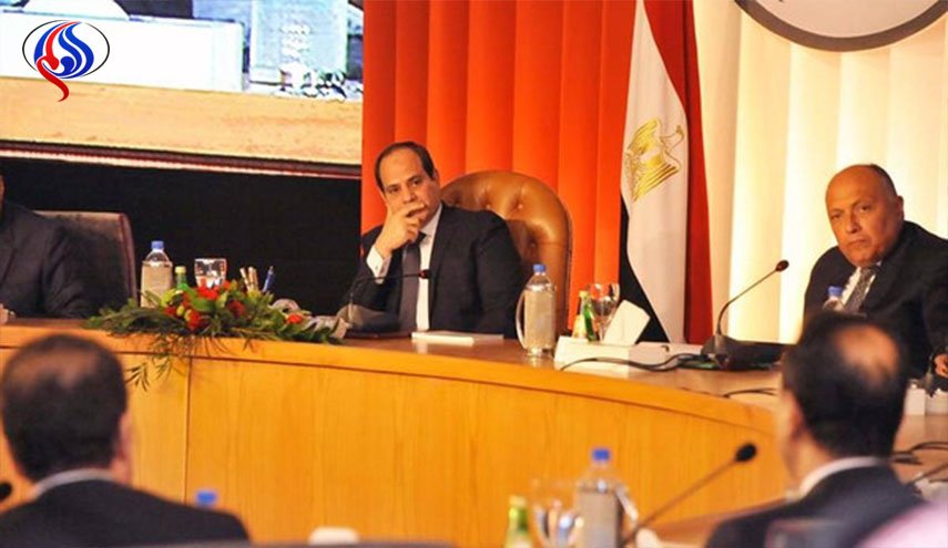 مصر.. تفاصيل محاولة استهداف طائرة وزيرين على لسان السيسي