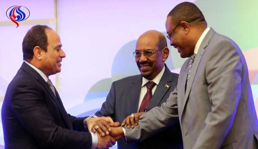 أنباء عن قمة ثلاثية بين السيسي والبشير وديسالين