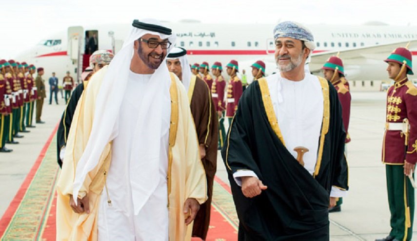 بعد حذفها لقطر من الخارطة .. هذا ما فعلته الإمارات بسلطنة عمان !