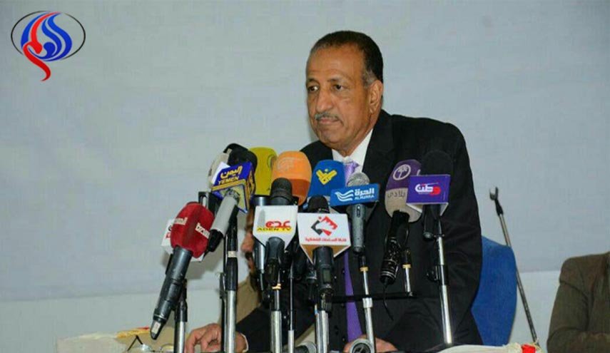 محافظ عدن يحذر من 