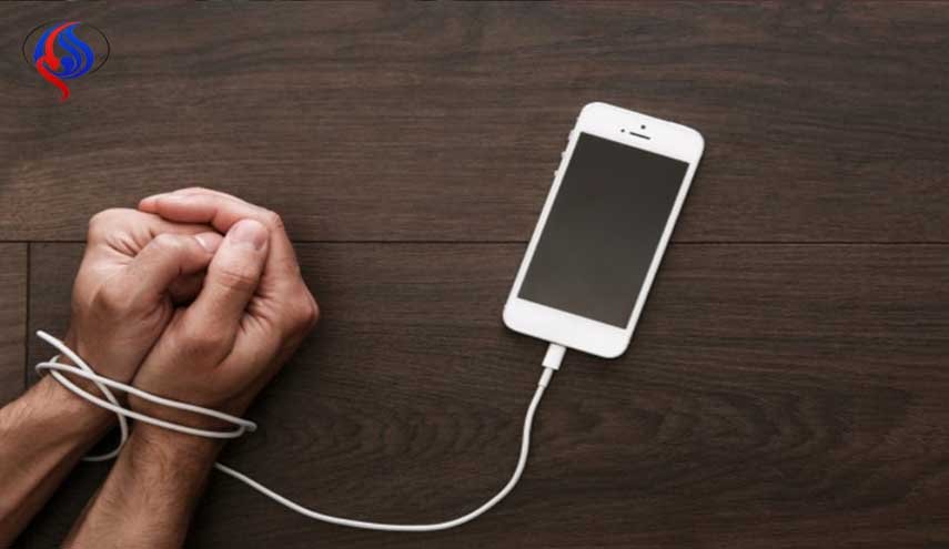 إدمان الهاتف الذكي.. 7 نصائح للتخلص منه