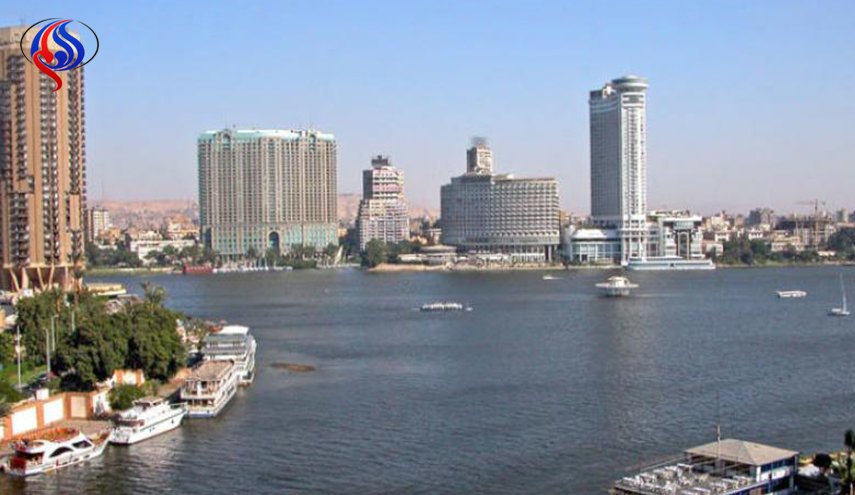 مئات المصريين والليبيين يغادرون منفذ السلوم إلى ليبيا