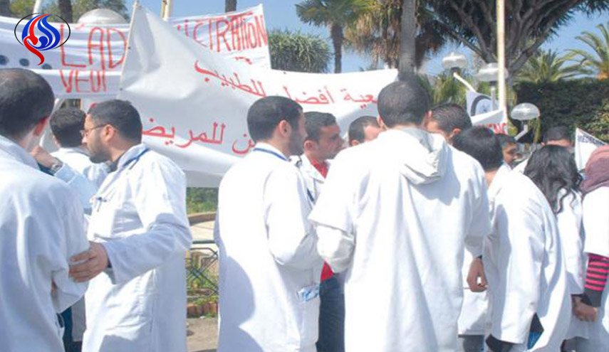 الجزائر.. أطباء مقيمون يتهمون السلطات بعرقلة هجرتهم إلى الخارج!