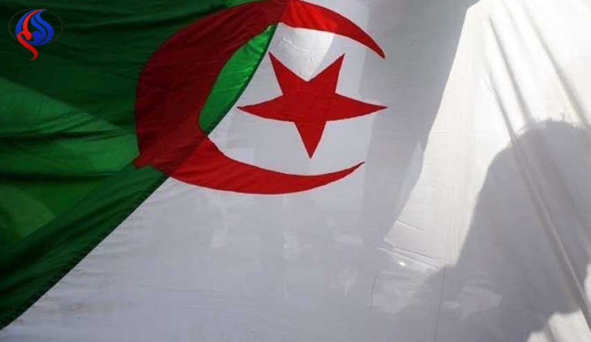 الجزائر تحظر 