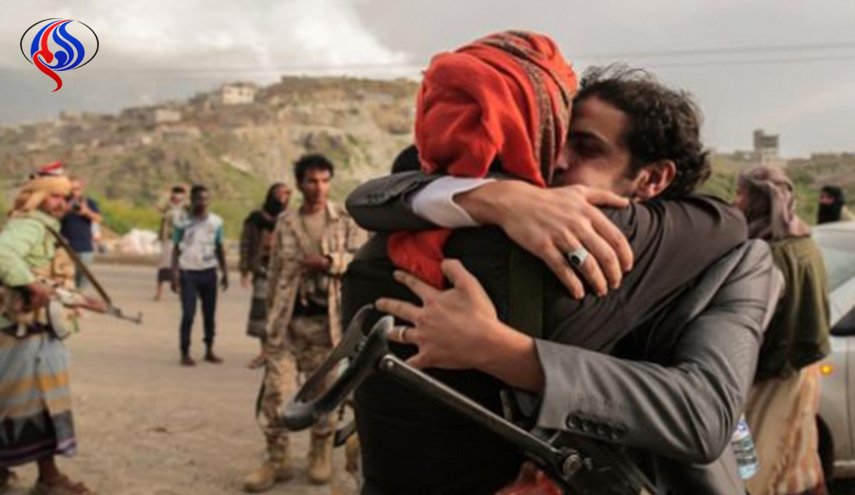 الإفراج عن 275 أسيرا في صفقة تبادل بين القوات اليمنية والموالية للعدوان بشبوه
