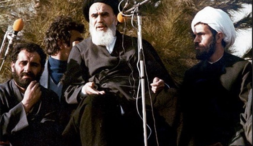 مراسم گرامیداشت سی و نهمین سالگرد ورود تاریخی امام به میهن اسلامی صبح امروز برگزار شد