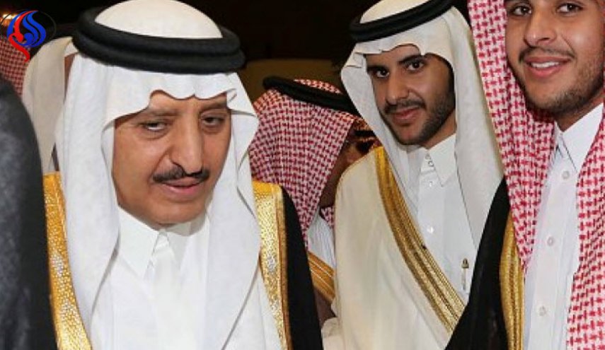 ما سر وجود شقيق الملك سلمان برفقة أمراء في الصحراء المغربية؟