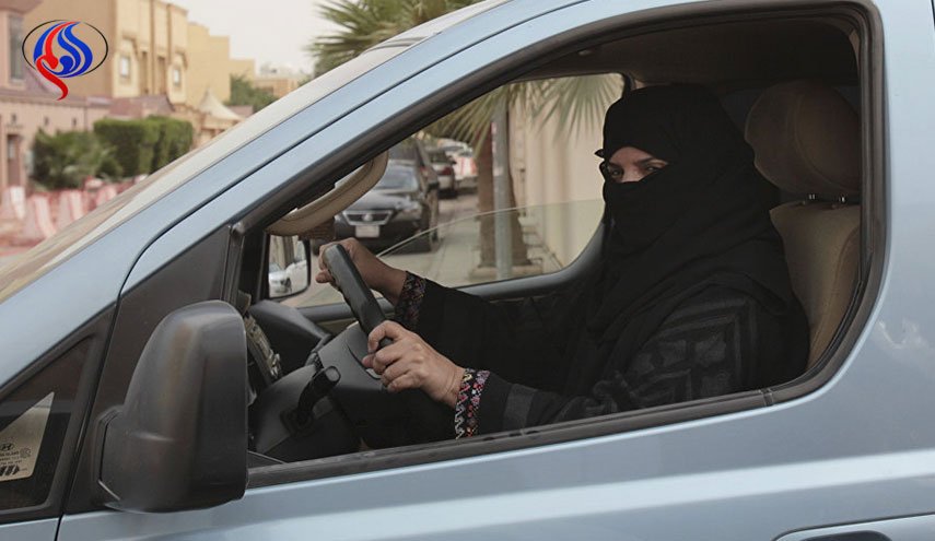 هذه الدولة العربية تسمح بقيادة النساء لسيارات الأجرة والمركبات الثقيلة