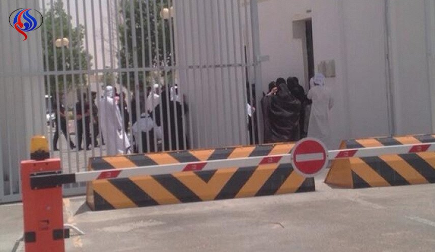مصدر: الإمارات تحرم معتقلي 