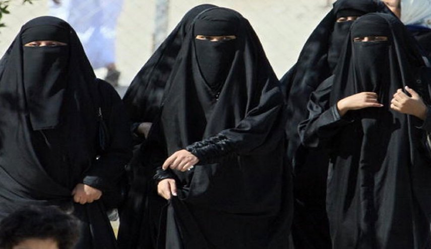 فتوى جديدة عن حجاب المرأة تثير الجدل في السعودية!!