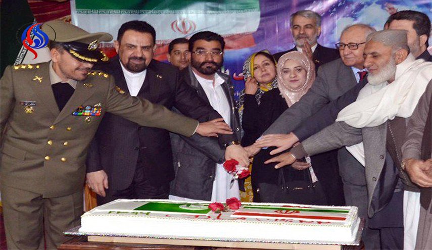ايران وباكستان بصدد رفع التبادل التجاري لـ5 مليارات دولار