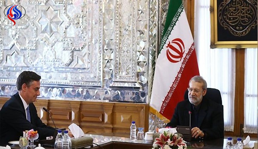 لاريجاني: الغرب تنقصه الخبرة بتغيرات المنطقة