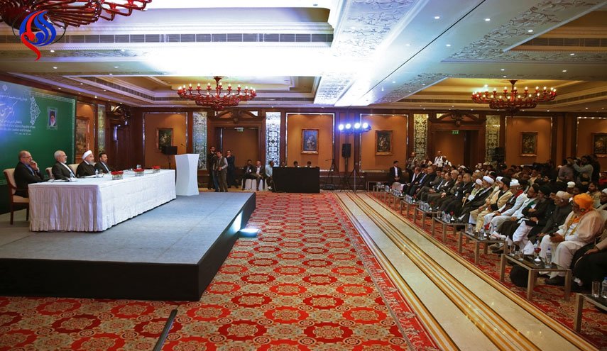 روحاني: المستعمرون اسسوا لعلاقات مجحفة مع المجتمعات الاسلامية