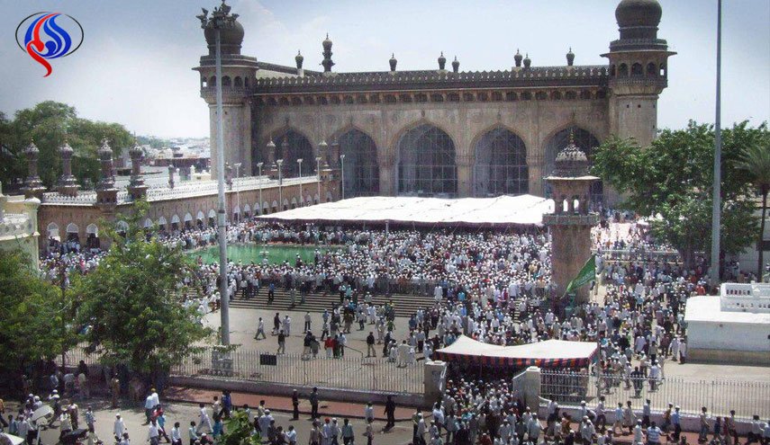 روحاني يشارك في مراسم صلاة الجمعة في حيدر آباد الهندية