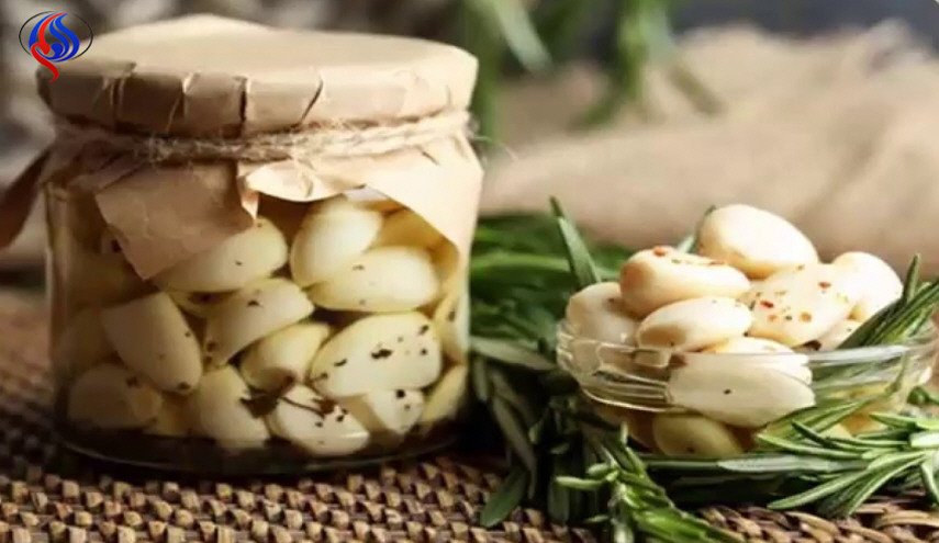 بهذه الطريقة تخلص من رائحة الثوم في الفم