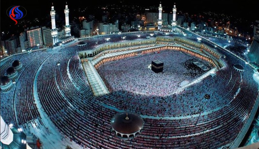 صورة صادمة لسعوديات في ساحة الحرم المكي..!