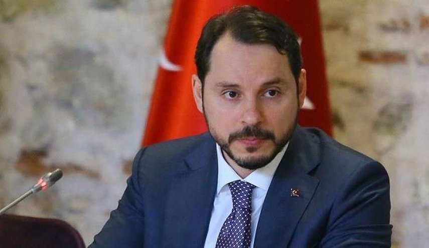 صهر أردوغان يرد على الرئيس القبرصي
