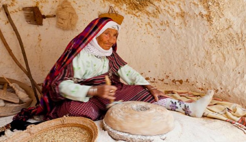 آخر سكان الكهوف يتمسكون ببيوتهم تحت الأرض في تونس
