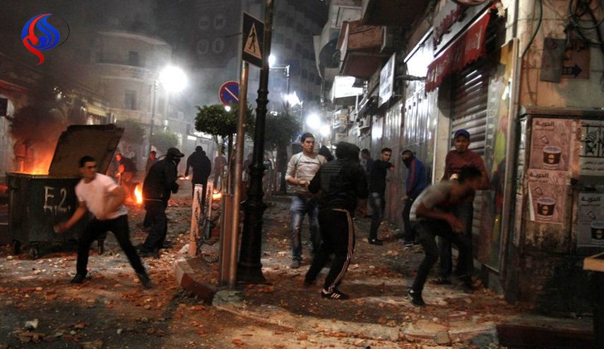 الاحتلال يعتقل 16 فلسطينياً من الضفة معظهم قصر 