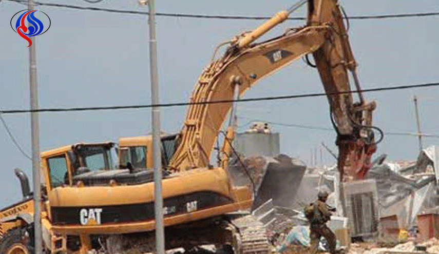 الاحتلال يهدم محطات وقود ومنشآت زراعية في القدس