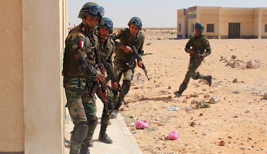 الجيش المصري يقتل 13 مسلحا ويعتقل 86 آخرين في سيناء