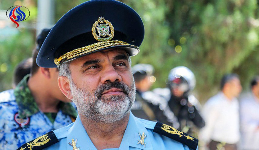 قائد القوات الجوية للجيش الايراني يلتقي مستشار الامن القومي الباكستاني