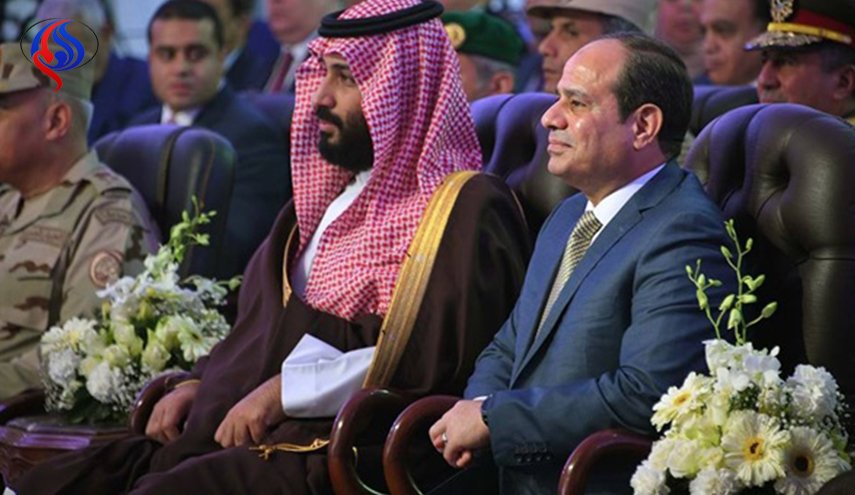 السيسي يسلم ل