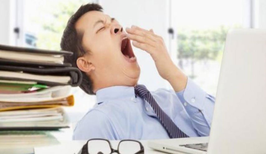 إنتبه!.. الشعور المستمر بالنعاس خلال النهار قد يكون من أعراض 