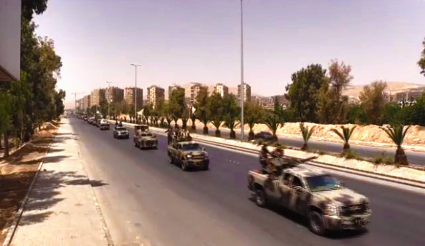 سباق تعزيزات بين الجيش السوري و”قسد” في دير الزور