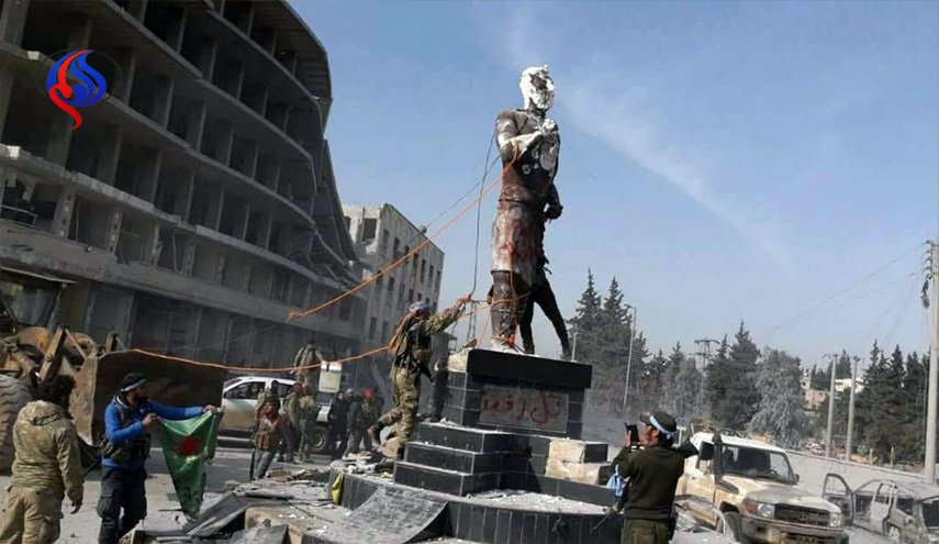 الجيش التركي يسقط تمثال 