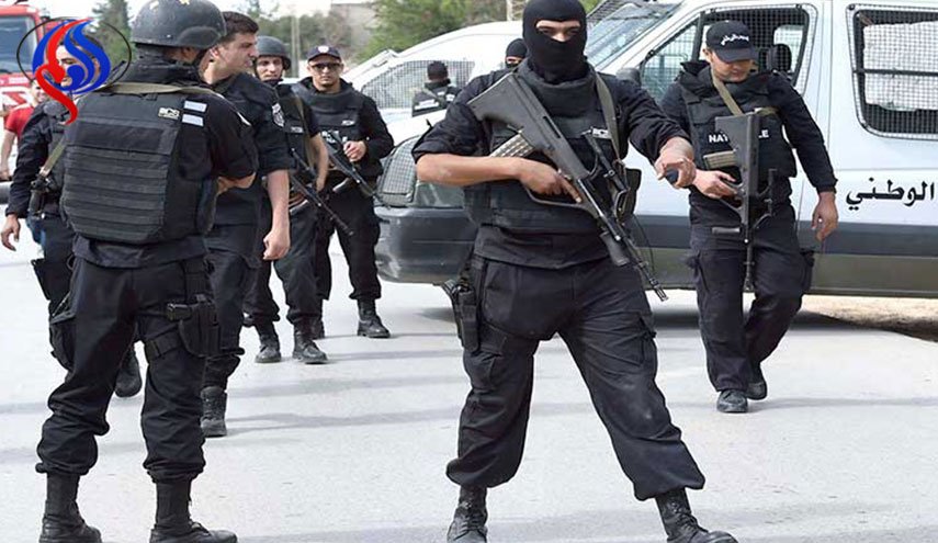 أثناء مطاردته من قبل الامن.. انتحارى يفجر نفسه بتونس
