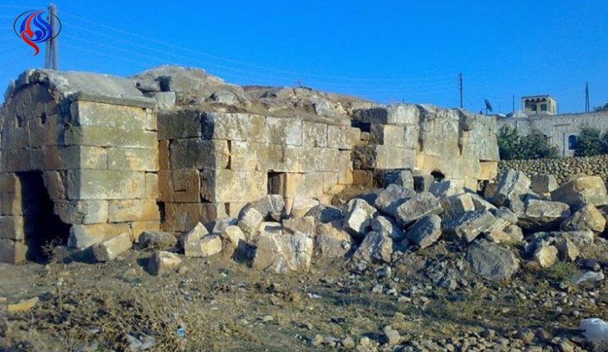 تركيا تدمر ضريح 