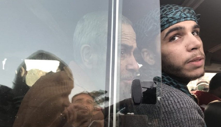 بالصورة: وصول الدفعة الاولى من مخطوفي فيلق الرحمن 