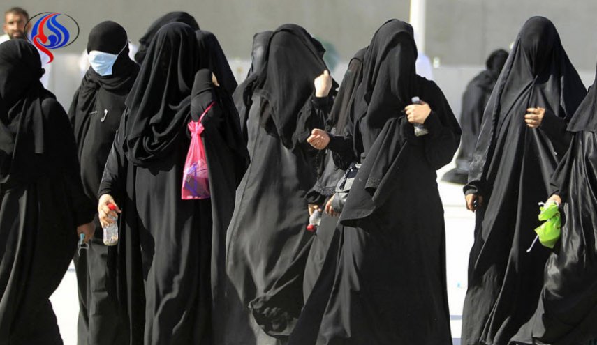 داعية سعودي: العباءة ليست من الإسلام!