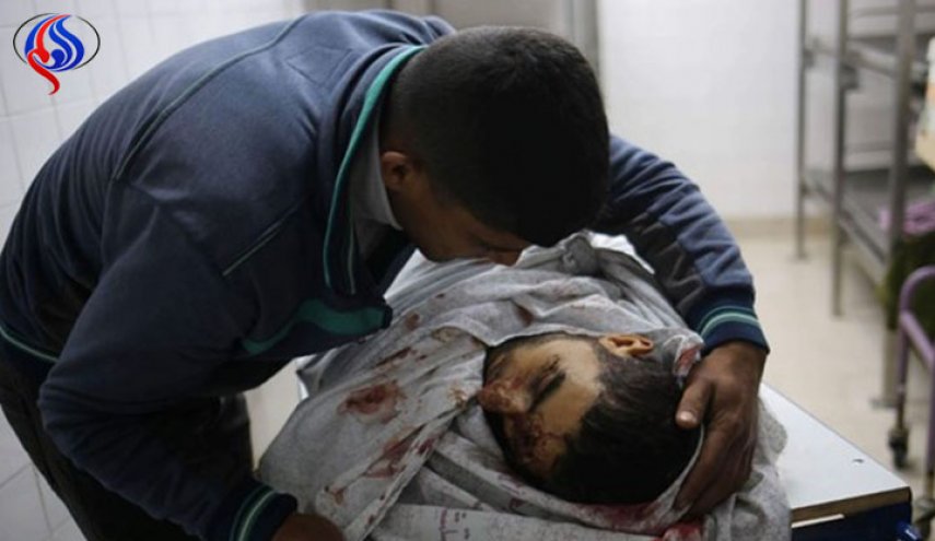 في ذكرى يوم الارض.. جماهير غزة تشيع جثمان شهيد فلسطيني