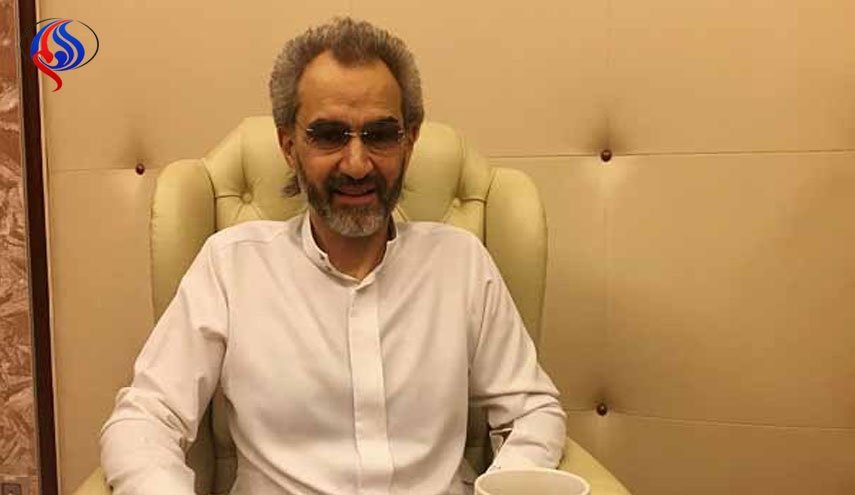 وليد بن طلال في حضن سجّانه!