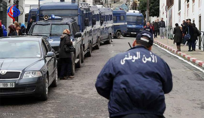 الجزائر.. قتل وتنكيل ثم حرق للجثة والسبب تنافس على فتاة!